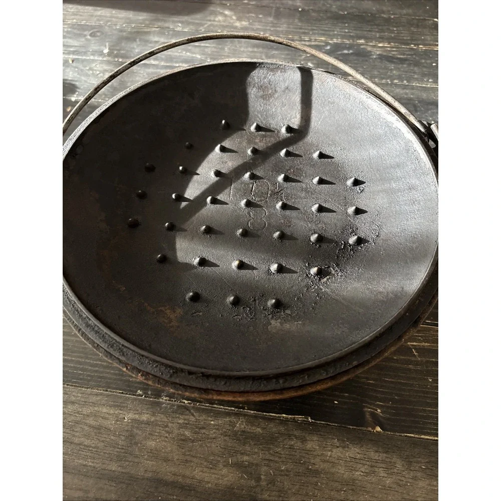 Vintage Cast Iron Dutch Oven 10 1/4